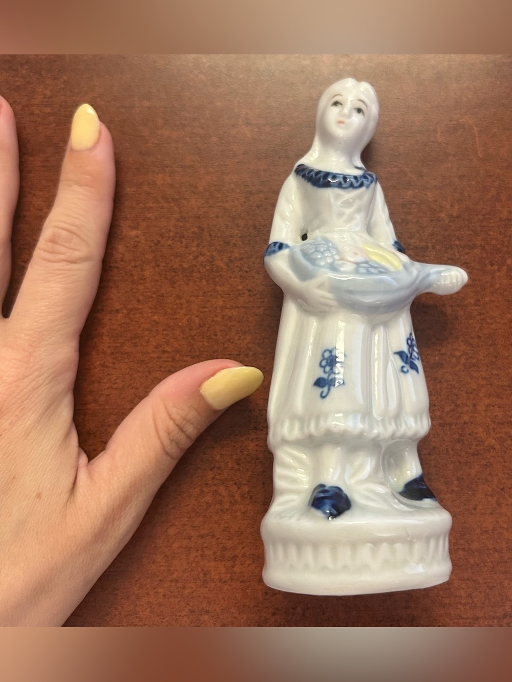Vintage Blue & White Porcelain Dutch Girl Figurine Floral Basket Japan